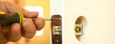 Affordable Locksmith Services Seymour, CT 203-405-8164 - 24-hour-lock-key-01